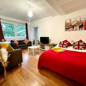 https://apt-2-bed-flat-near-to-bridge.brighton-hotels-england.com